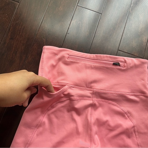 Nike Women Pink Biker Shorts Running Tight Fit Mid Rise Ribbed Panel Spandex XS - Picture 6 of 10